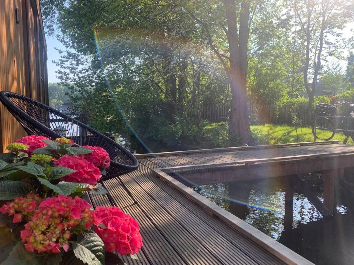 Appartement Beautiful Amstel Houseboat à Amsterdam Extérieur photo